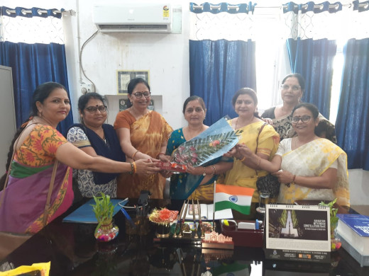 बिहार विश्वविद्यालय की पहली महिला कुलसचिव डॉ. अपराजिता कृष्णा का भव्य स्वागत