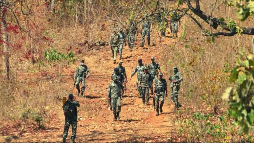 छत्तीसगढ़ में नक्सलियों का बड़ा हमला, IED धमाके में 9 जवान शहीद 