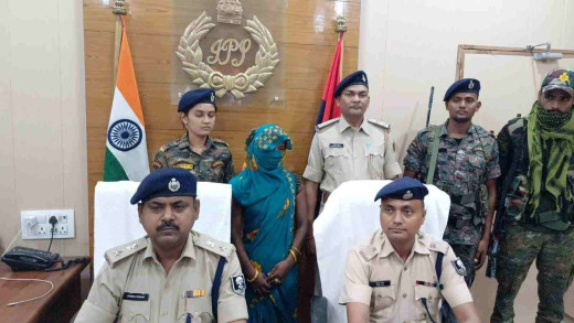 सात नक्सली कांडों में वांछित महिला नक्सली गिरफ्तार 
