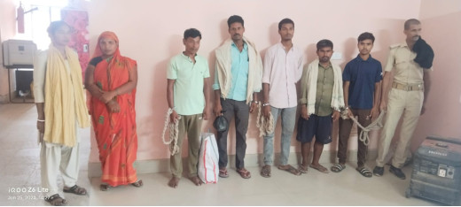 13 लीटर देसी, 6 लीटर विदेशी शराब के साथ दो तस्कर गिरफ्तार, चार शराबी भी पकड़ाया 