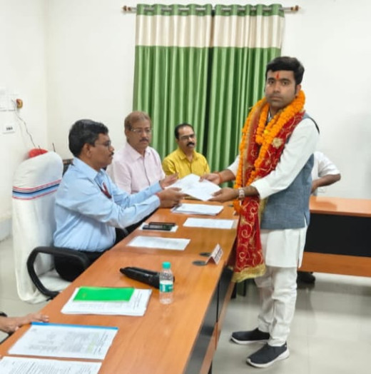तिरहुत स्नातक निर्वाचन क्षेत्र से JDU उम्मीदवार अभिषेक झा ने दाखिल किया नामांकन