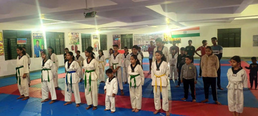 महिला हिंसा जागरूकता कार्यक्रम में आत्मरक्षा प्रशिक्षणार्थियों ने लिया सामूहिक शपथ