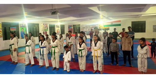 महिला हिंसा जागरूकता कार्यक्रम में आत्मरक्षा प्रशिक्षणार्थियों ने लिया सामूहिक शपथ