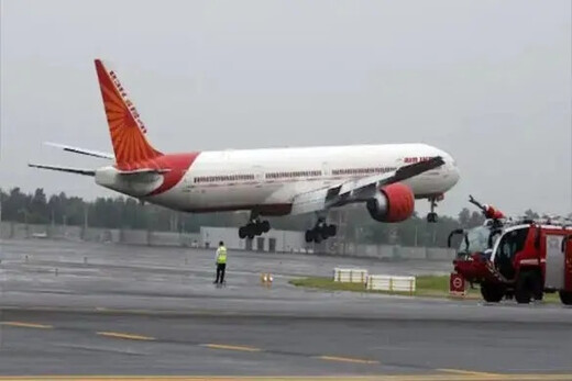 Air India की फ्लाइट में गंभीर चूक, टेकऑफ के बाद 900 फीट नीचे आया विमान, दोनों पायलट सस्पेंड 