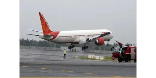 Air India की फ्लाइट में गंभीर चूक, टेकऑफ के बाद 900 फीट नीचे आया विमान, दोनों पायलट सस्पेंड 