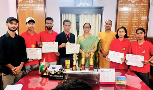 लंगट सिंह कॉलेज में युवा आपदा मित्रों का सम्मान, संजना और ऋषिकेश ने हासिल किया पहला स्थान
