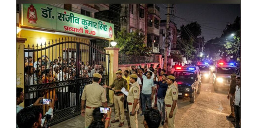 आधी रात RJD प्रत्याशी के घर पहुंची पुलिस, तेजस्वी ने पूछा- सर्च वारंट कहां है?