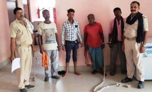 60 लीटर महुआ शराब जब्त, 4 नशेड़ी गिरफ्तार