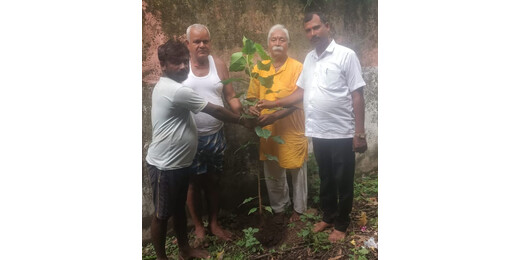 श्रीराम जन्मभूमि भूमि पूजन की 5वीं वर्षगांठ पर पर्यावरण भारती ने लगाया पीपल का पौधा