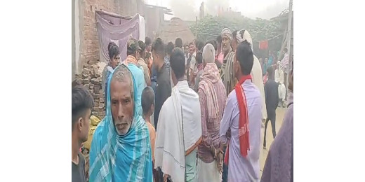 जमीनी विवाद में युवक की हत्या कर शव को दरवाजे पर फेंका