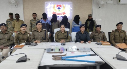पलामू पुलिस ने डकैती और लूट के गिरोह का भंडाफोड़, चार अपराधी हथियार के साथ गिरफ्तार