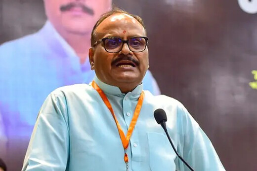 कांवड़ यात्रा पर सियासी घमासान : दुकानों पर नाम-पहचान अनिवार्य करने के फैसले पर सपा-भाजपा आमने-सामने