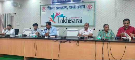 समृद्धि यात्रा से पहले प्रशासन अलर्ट, डीएम ने की योजनाओं की समीक्षा