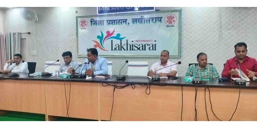 समृद्धि यात्रा से पहले प्रशासन अलर्ट, डीएम ने की योजनाओं की समीक्षा