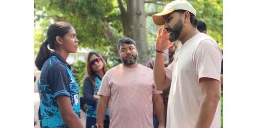 बिहार की ‘लेडी वैभव सूर्यवंशी’ अक्षरा गुप्ता से मिले 'हिटमैन' रोहित शर्मा, दिए सफलता के मंत्र
