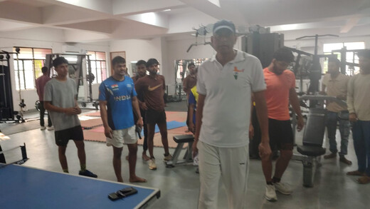 खेल भवन पहुंचे लखीसराय डीएम शैलेंद्र कुमार, गंदगी और अव्यवस्था पर जताई नाराजगी
