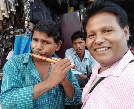 बांसुरी के मधुर सुरों से शहर को सजाते रेयाज