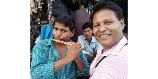 बांसुरी के मधुर सुरों से शहर को सजाते रेयाज