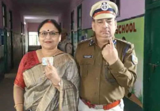 एसएसपी चंदन सिन्हा ने पत्नी संग किया मतदान, सुरक्षा के कड़े इंतजाम की दी जानकारी