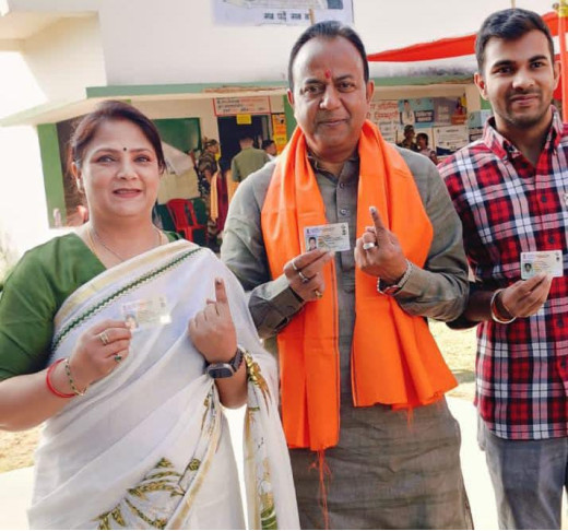 हटिया से भाजपा प्रत्याशी नवीन जयसवाल ने सपरिवार किया मतदान, लोगों से अपील की