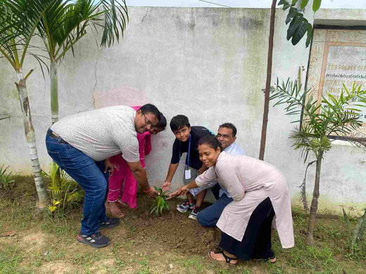 माउंट लिटरा ज़ी स्कूल में गूंजा पर्यावरण प्रेम, छात्र के जन्मदिन पर पौधारोपण की प्रेरणादायक शुरुआत