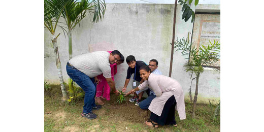 माउंट लिटरा ज़ी स्कूल में गूंजा पर्यावरण प्रेम, छात्र के जन्मदिन पर पौधारोपण की प्रेरणादायक शुरुआत