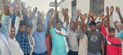 पूर्व मंत्री अजीत कुमार ने मड़वन के भड़रा गांव में किया जनसंवाद, लोगों की समस्याओं से हुए रूबरू