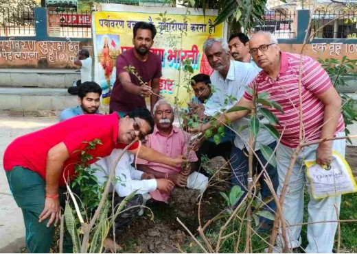 अंतरिक्ष यात्री कल्पना चावला के जन्म दिवस पर पौधारोपण 