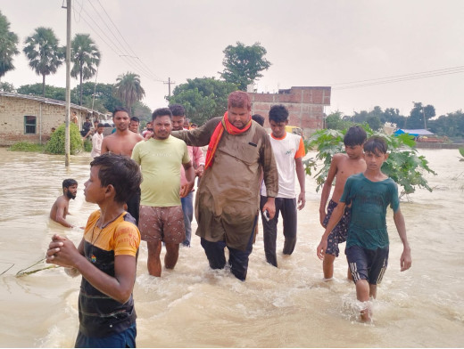 राज्य सरकार से बाढ़ पीड़ितों को नहीं मिल रही राहत सामग्री : आफताब आलम