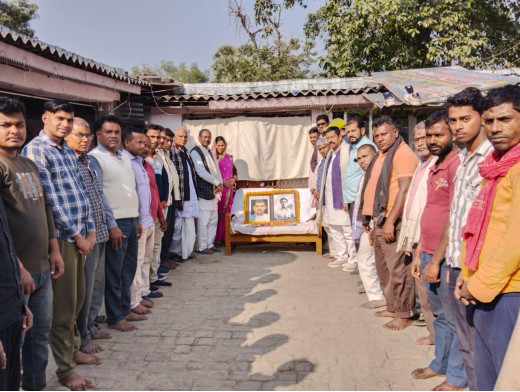 राष्ट्रीय लोक मोर्चा ने शहीद क्रांतिकारियों को दी श्रद्धांजलि