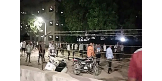 गुजरात विश्वविद्यालय के छात्रावास में नमाज अदा कर रहे विदेशी छात्रों पर हमला