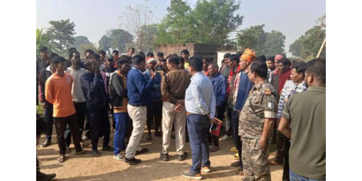 बूथ संख्या 139 पर ग्रामीणों ने किया चुनाव बहिष्कार, प्रशासन से लिखित आश्वासन की मांग