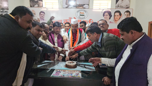 कांग्रेस ने हर्षोल्लास के साथ मनाया सोनिया गांधी का जन्मदिन