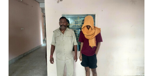 लखीसराय में शराब के खिलाफ कार्रवाई, 8.25 लीटर विदेशी शराब और बाइक जब्त