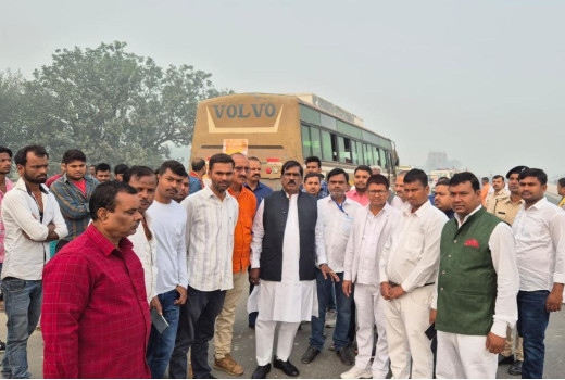 हजारों की संख्या में लोग प्रधानमंत्री नरेंद्र मोदी के दरभंगा कार्यक्रम में शामिल