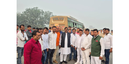 हजारों की संख्या में लोग प्रधानमंत्री नरेंद्र मोदी के दरभंगा कार्यक्रम में शामिल