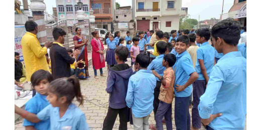 नुक्कड़ नाटक के माध्यम से चलाया जा रहा जागरूकता अभियान