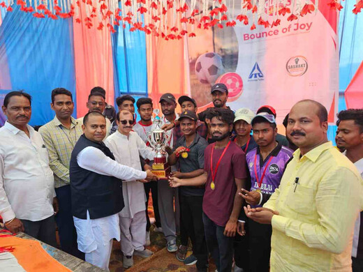 बाउंस ऑफ जॉय खेल प्रतियोगिता में क्रिकेट और फुटबॉल का जलवा, खिलाड़ियों ने दिखाया दम