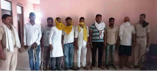 अवैध शराब सेवन के मामले में आठ गिरफ्तार 