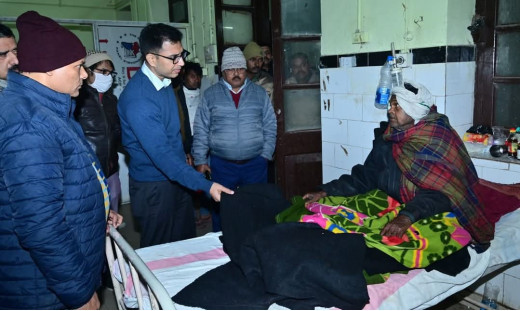 डीएम ने सदर अस्पताल का किया निरीक्षण