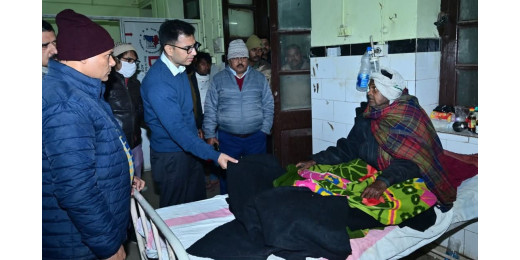 डीएम ने सदर अस्पताल का किया निरीक्षण