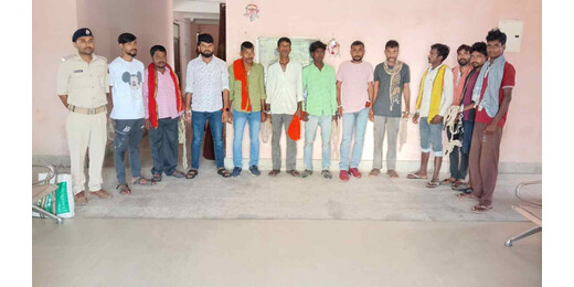 लखीसराय में मद्य निषेध अभियान तेज, छापेमारी में 12 लोग गिरफ्तार