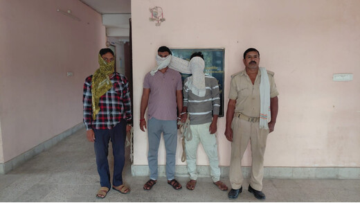 लखीसराय में मद्य निषेध पुलिस की बड़ी कार्रवाई, शराब पीने के आरोप में तीन गिरफ्तार 
