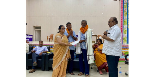 आरडीएस कॉलेज में प्रधान लिपिक का हुआ विदाई समारोह