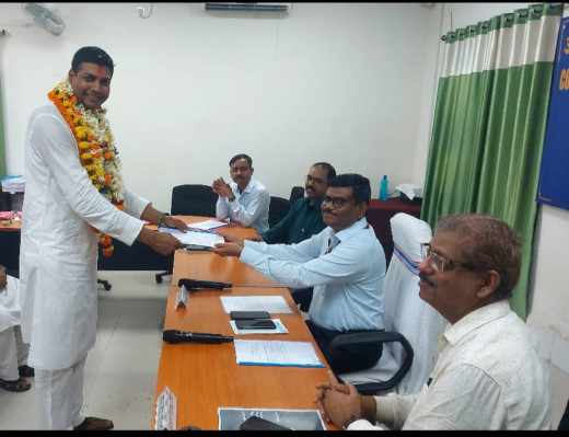 राजद के गोपी किशन ने तिरहुत स्नातक उपचुनाव 2024 के लिए नामांकन पर्चा किया दाखिल 