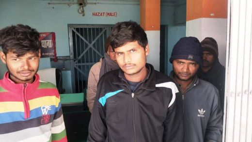 खनन विभाग ने अवैध बालू लोड ट्रक के साथ तीन को किया गिरफ्तार