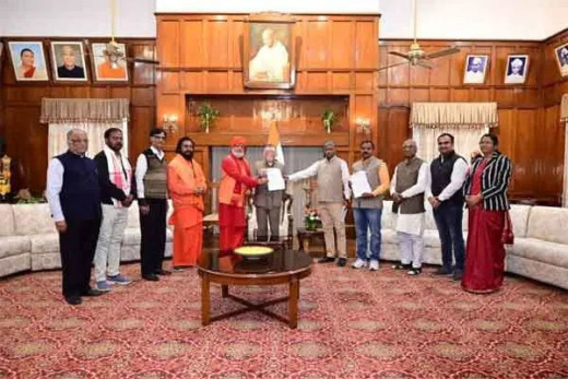राज्यपाल से मिला सर्व सनातन समाज का प्रतिनिधिमंडल, बांग्लादेश में अत्याचार का मुद्दा उठाया