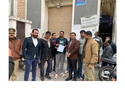 नोएडा में सिंगल यूज प्लास्टिक जब्त, ब्लिंकिट पर लगा एक लाख का जुर्माना