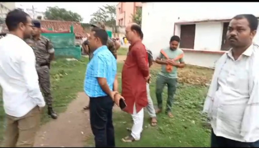 जिला परिषद अध्यक्ष कार्यालय और डाक बंगला में व्याप्त समस्याओं का उप विकास आयुक्त ने लिया जायजा