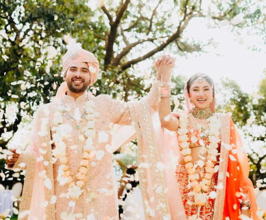 शादी के बाद पहली बार अरमान मलिक और आशना श्रॉफ हुए एयरपोर्ट पर स्पॉट